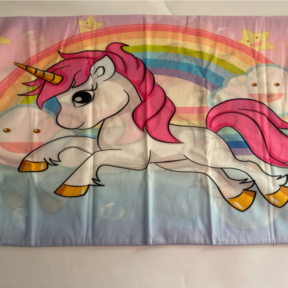 Children’s unicorn pillow case *FREE w/ any purchase - Picture 4 of 10